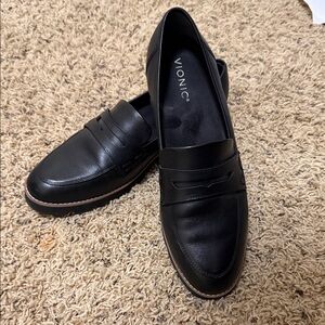 Vionic Women's Black Leather Loafers